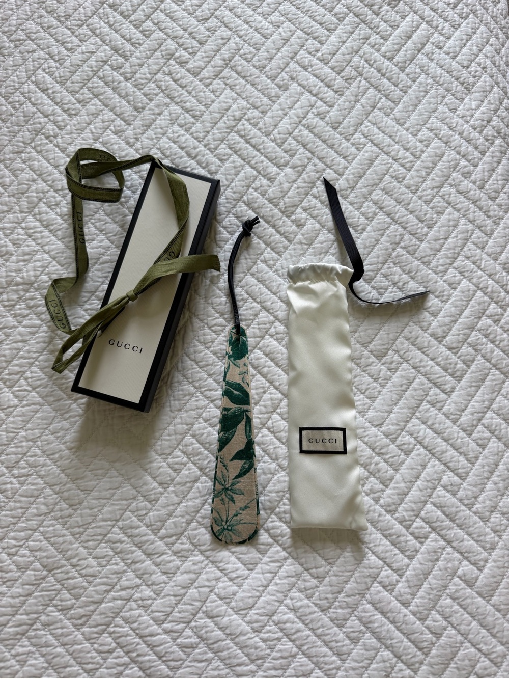 Green Floral Shoe Horn - Picture 2 of 13